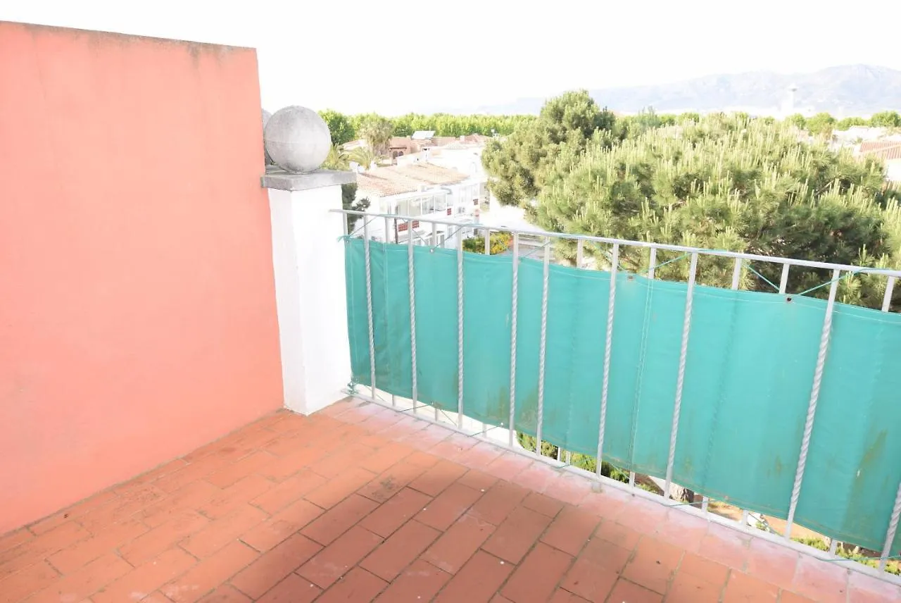 391-apartamento duplex cerca playa y centro Ampuriabrava Apartamento